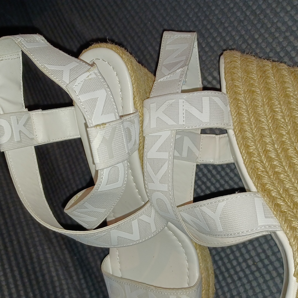 DKY Elastics Wedged Sandal - Picture 7 of 7